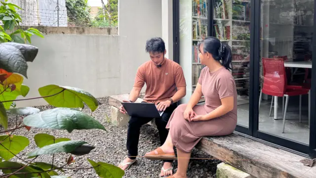 Penghuni rumah Flat Menteng, Imanuel Gulo dan istrinya.
