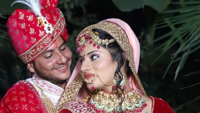 आरव और उनकी पत्नी