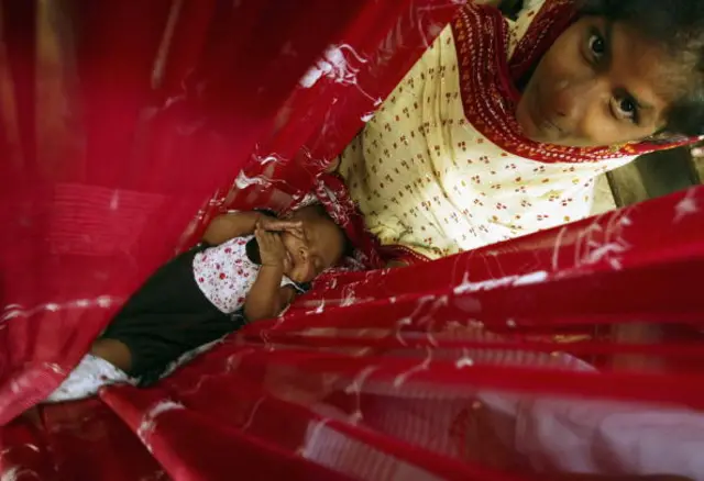 දරුවකු දරුකමට හදාවඩා ගැනීමේදී 'කැමැත්ත' යන්න අධිකරණය විසින් විශේෂයෙන් සැළකිල්ලට ගනු ලබන බව දැකගත හැකිය. එහිදී, දරුවාගේ ස්වාභාවික මාපියන්ගේ කැමැත්ත ලබාගැනීම අනිවාර්ය වේ. 