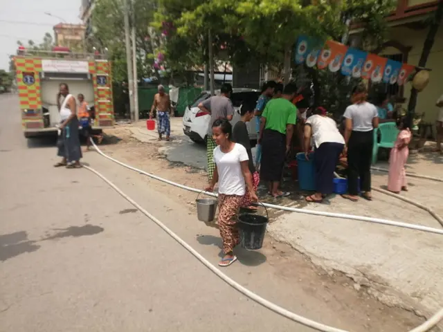 မန္တလေးမြို့ပေါ်မှာ ရေပြတ်၊ တနေ့ကို ရေဂါလံ ၂သောင်းကျော်လှူဒါန်းနေရတယ်လို့ ပြော