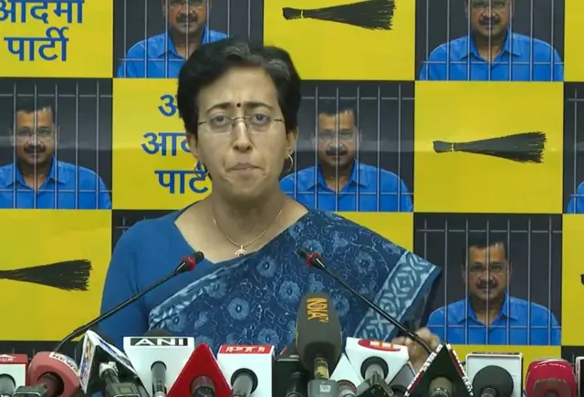 ஸ்வாதி மாலிவால் விவகாரம்: ‘பாஜக சதி’ என ஆம் ஆத்மி குற்றச்சாட்டு – வைரல் வீடியோ குறித்து கேள்வியெழுப்பும் ஸ்வாதி