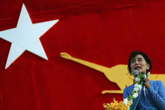 ဒေါ်အောင်ဆန်းစုကြည်ဟာ NLD ရဲ့ အသည်းနှလုံး NLD ရဲ့ ဦးနှောက်