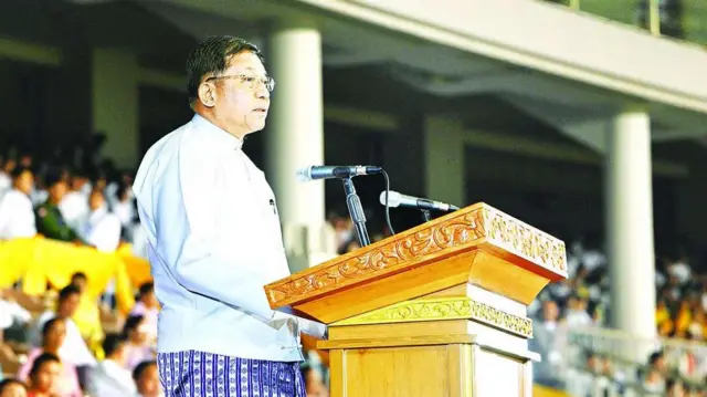 ၂၀၂၄ခုနှစ်၊ ဒီဇင်ဘာ ၂၀ ရက် အမျိုးသားအားကစားပွဲတော် ပိတ်ပွဲအခမ်းအနားမိန့်ခွန်းပြောနေတဲ့ စစ်ခေါင်းဆောင်ဗိုလ်ချုပ်မှူး ကြီး မင်းအောင်လှိုင်
