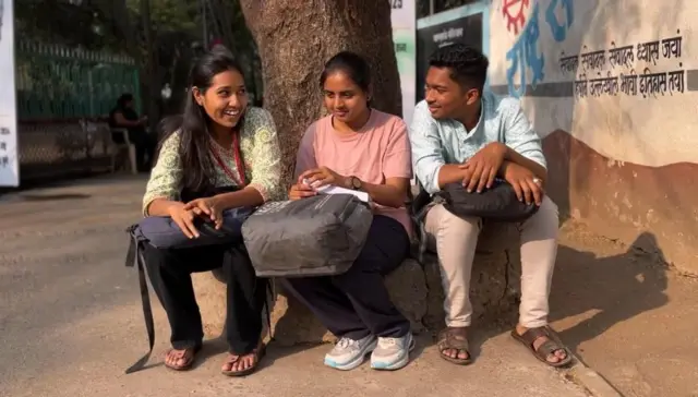 अनेक मुलं मुलींनी मानसिक ताण तणाव होत असल्याचंही सर्वेक्षणात सांगितलं आहे.