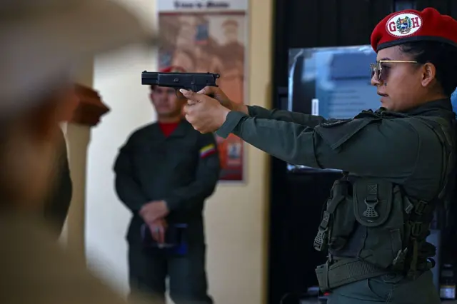 Một thành viên lực lượng Cận vệ Tổng thống của Venezuela