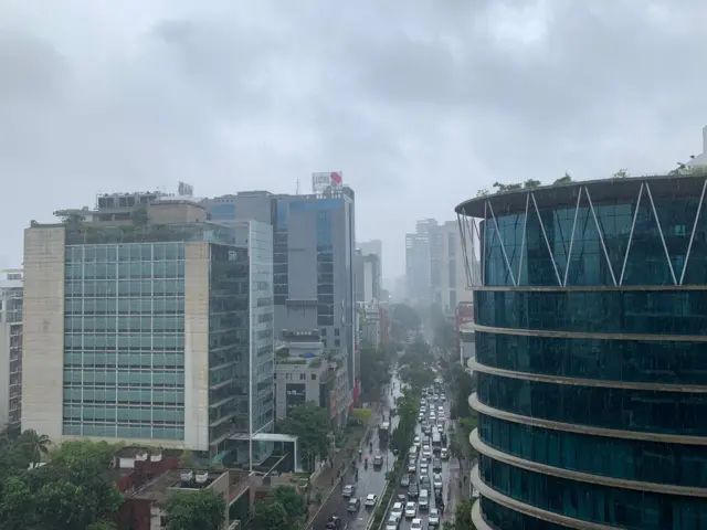 ঝড়ের প্রভাব রাজধানীতে