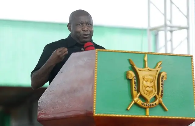 "Ukunda umwana kurusha nyina ukaba ushaka kumumunyaga", niko Ndayishimiye abwira abanyamahanga avuga ko bafise intumbero yo gutoba