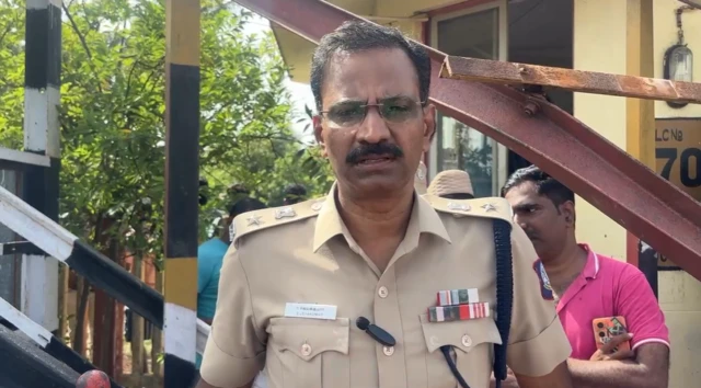 கடலூர், ரயில்வே கேட், பள்ளி வேன், விபத்து, பள்ளி மாணவர்கள் உயிரிழப்பு