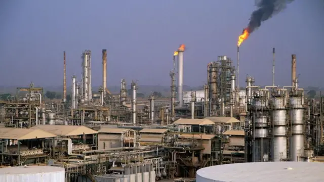 ભારત અમેરિકા સંબંધથી પાકિસ્તાનને ફાયદો, રશિયા પાસેથી ક્રૂડ ઓઈલ, રશિયા યુક્રેન યુદ્ધ, ભારત અમેરિકા ટ્રેડ ડિલ અને ટેરિફ, બીબીસી ગુજરાતી આંતરરાષ્ટ્રીય સમાચાર સમજો, 