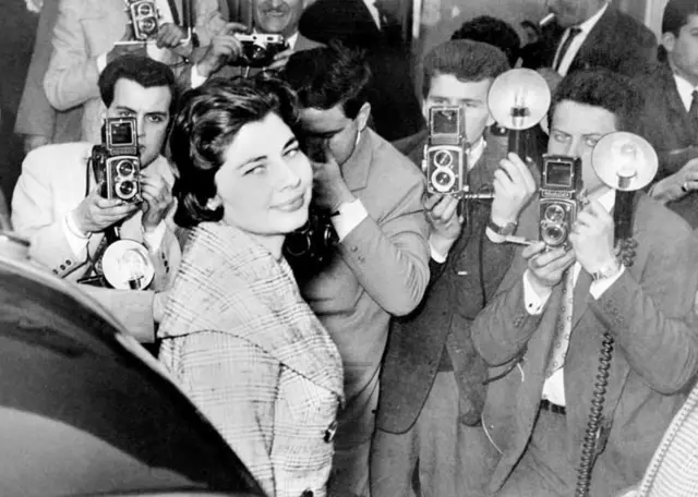 ઈરાન, બ્રિટન, અમેરિકા, ઈરાનમાં સત્તા પલટો, યુદ્ધ, બીબીસી ગુજરાતી, ઇસ્લામિક દેશ, ઇતિહાસ