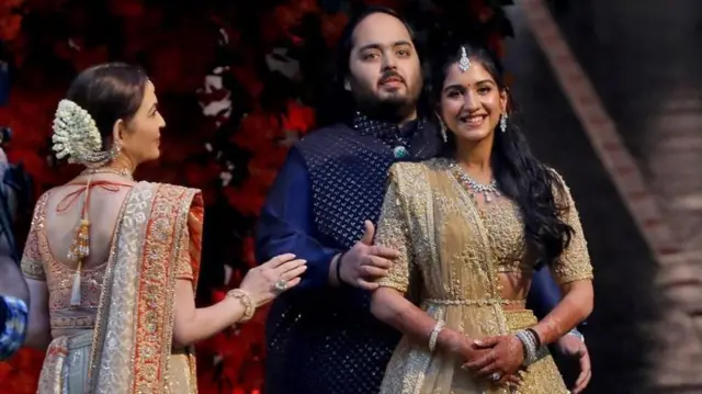 अंबानी कुटुंबीय