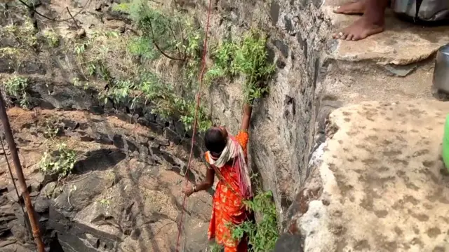 తాగునీటి కోసం కష్టాలు 