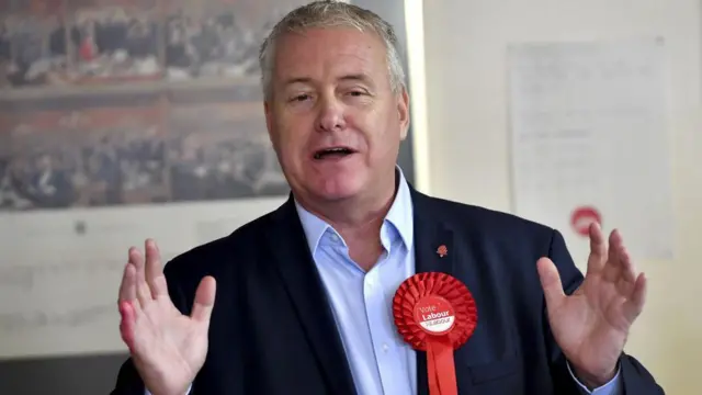 लेबर पार्टी के चेयरमैन इयान लेवरी