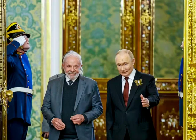 Lula y Vladimir Putin durante la visita del brasileño a Moscú.  