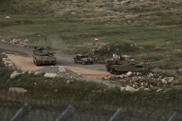 Golan Tepeleri'ndeki İsrail tankları
