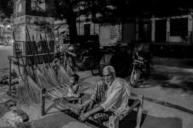 हाताने मैला उचलण्याची प्रथा