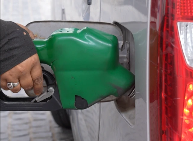 హైదరాబాద్ పెట్రోల్ బంకులు 