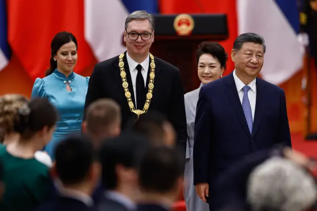 Predsednik Aleksandar Vučić u poseti kineskom predsedniku Siju Đinpingu u Kini 25. maj 2026, iza njih prve dame