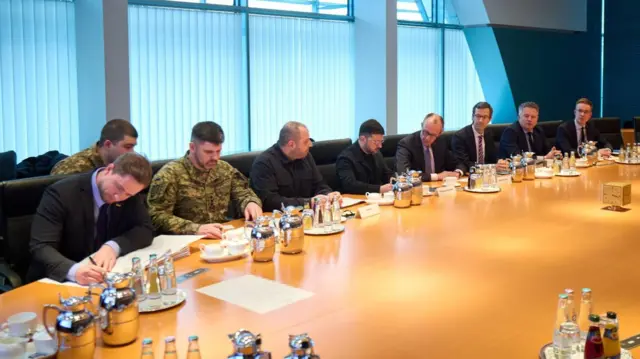 Українська делегація під час переговорів у Берліні, Німеччина, 14 грудня 2025 року