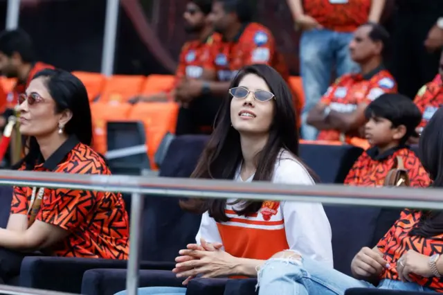 காவ்யா மாறனுக்கு ஹைதராபாத் அணி கிடைத்தது எப்படி? இவரின் நிர்வாகத்தின் கீழ் வரும் நிறுவனங்கள் எவை?