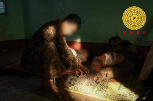 လွိုင်ကော်မြို့တက္ကသိုလ်ဝန်းအတွင်း တပ်စွဲထားတဲ့ စစ်ကောင်စီတပ်ဖွဲ့ဝင်တွေ လက်နက်ချအညံ့ခံကြောင်း KNDF ထုတ်ပြန်