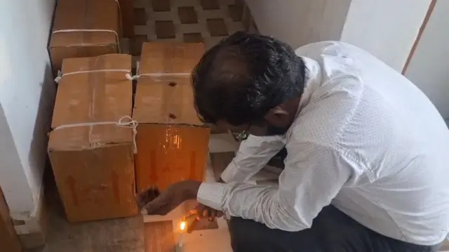 इस मामले में अब तक 279 प्रतिष्ठानों का निरीक्षण किया गया है. पुलिस–औषधि विभाग की संयुक्त कार्रवाई के बाद 128 एफ़आईआर दर्ज की गई हैं