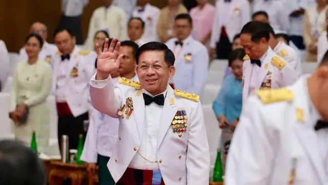 ဗိုလ်ချုပ်မှူးကြီးမင်းအောင်လှိုင်က ဦးနေဝင်းနဲ့ ဦးသန်းရွှေလို ရာထူးကနေမမျှော်လင့်ဘဲ အနားယူသွားဖို့ ဖြစ်နိုင်ခြေနည်း