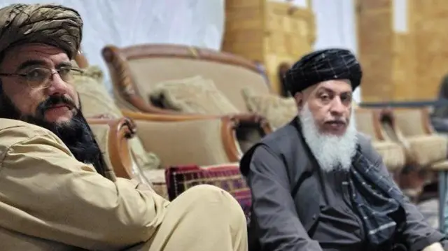 شیر محمد عباس ستانکزی و «ژنرال» مبین از حامیان تبلیغاتی حکومت طالبان که قبلا به دبی رفته بود