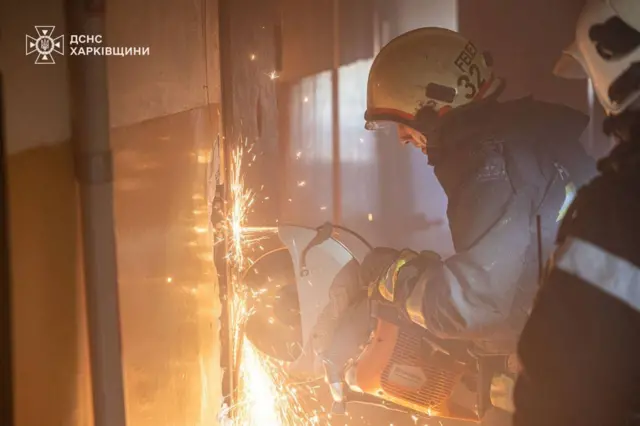 Рятувальник за роботою