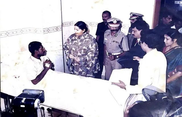 லயோலாவை மருத்துவமனையில் பார்த்த ஜெயலலிதா