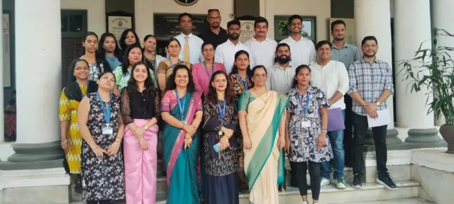 मैथिली पाटील माजी विद्यार्थ्यांच्या मेळाव्यात