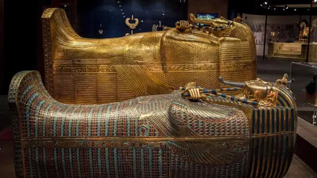 Репліка гробниці Тутанхамона на всесвітньо відомій виставці "Тутанхамон, його гробниця та його скарби" 