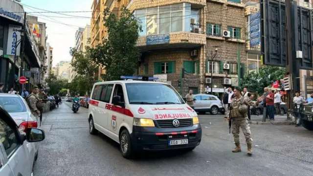 லெபனான் வெடிப்பு: இஸ்ரேல் உளவுத்துறை வாக்கி-டாக்கி, பேஜர்களில் பொறி வைத்ததா?