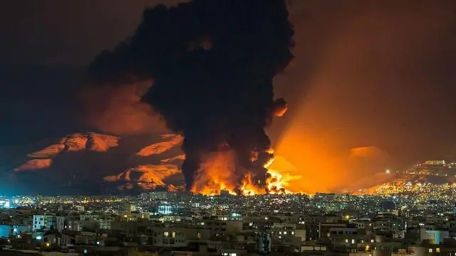 மேலும், இதையும் மீறி அங்கு தங்கியிருப்பவர்கள் தெஹ்ரானில் இருந்து மற்ற நகரங்களுக்கு இடமாற்றம் செய்யப்பட்டுள்ளனர் என்றும், அவர்கள் பாதுகாப்பாக தங்குவதற்கான ஏற்பாடுகள் செய்யப்பட்டுள்ளன என்றும் அவர் தெரிவித்தார். இந்தியா திரும்ப விரும்பும் பல குடிமக்கள் ஆர்மீனியா மற்றும் அஜர்பைஜான் வழியாக சாலை மார்க்கமாக பயணம் செய்ய முயற்சிக்கின்றனர். 
அவர்களுக்கு எங்களது தூதரகம் உதவி வருகிறது என்பதையும் அவர் குறிப்பிட்டார்.
