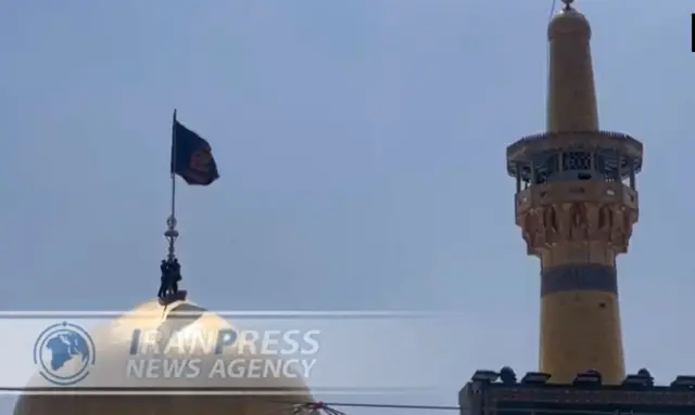 الراية السوداء ترفع على قبة مرقد الإمام الرضا في مشهد حداداً على رئيسي