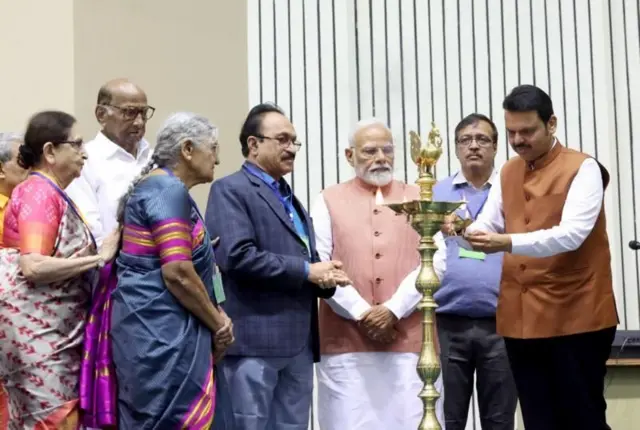 दिल्ली येथील साहित्य संमेलनाचे उद्घाटन 21 फेब्रुवारी रोजी झाले.