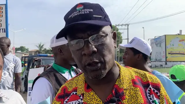 Shugabannin kungiyoyin kwadagon sun sha yin zargin cewa gwamnati ba ta damu da harkar ilimi ba ne saboda 'ya'yan manyan kasar suna karatu a kasashen ketare