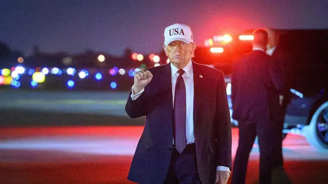 डोनाल्ड ट्रंप