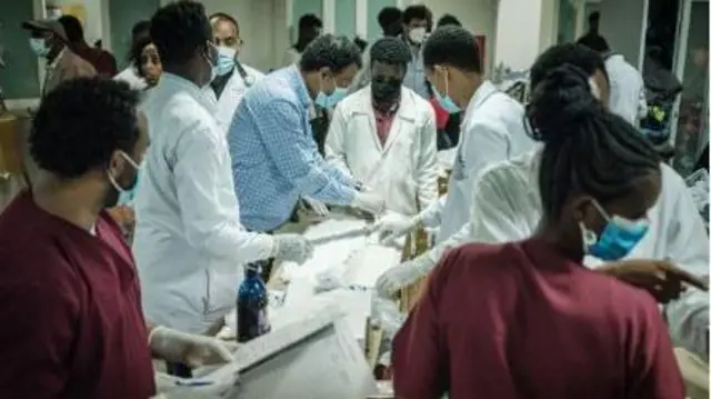 Garee ogeeyyii fayyaa wallaansa baqaqasanii yaalurra jiran