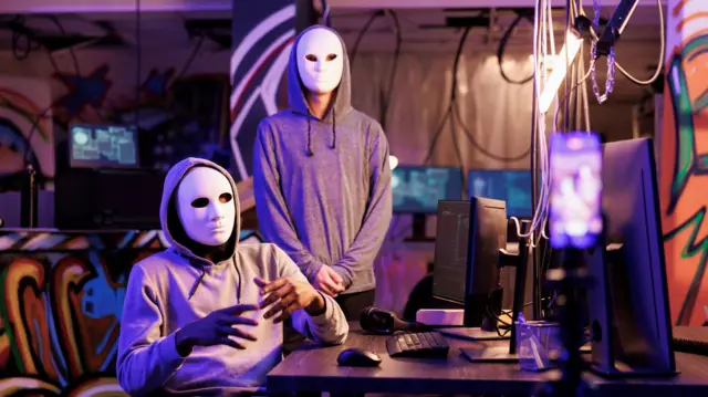 ஐந்தே மாதங்களில் 35 கோடி மோசடி