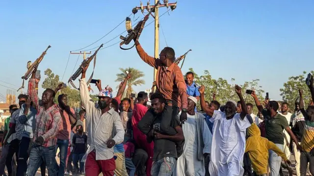 Abanyagihugu batari bake baratimvye baguma muri Wad Madani, n'aho bishobora kubabera akaga