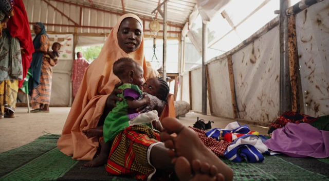 Murja and her two daughters Murja da yaranta biyu