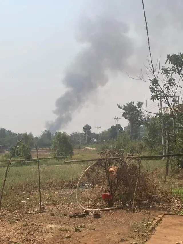 နောင်ချိုမြို့နယ်ထဲက သရက်ကုန်းကျေးရွာမှာတော့ စစ်ကောင်စီတပ်နဲ့ ကာကွယ်ရေးတပ်တွေ တိုက်ပွဲဖြစ်နေ 