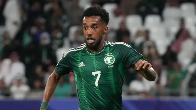 Mukhtar Ali oo u ciyaara xulka Sacuudi Careebiya.