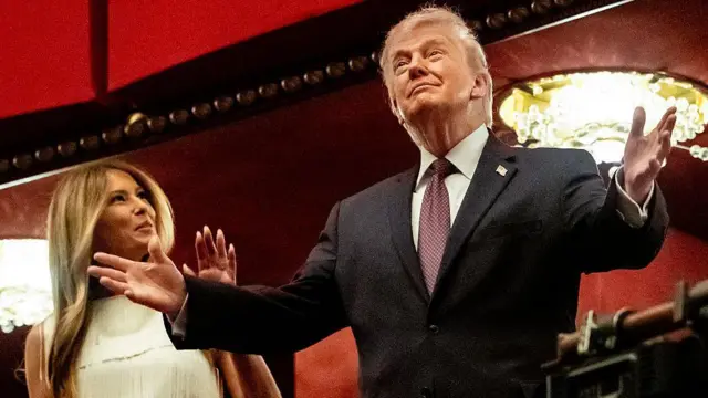 Трамп с первой леди Меланией на премьере мюзикла «Чикаго» в Центре Кеннеди в марте 2026 года