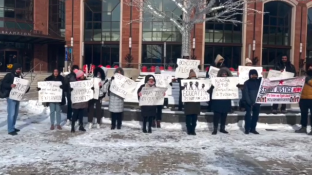 கனடாவில் இந்திய மாணவர்களின் கனவுகள் எப்படி சிதைக்கப்படுகின்றன?