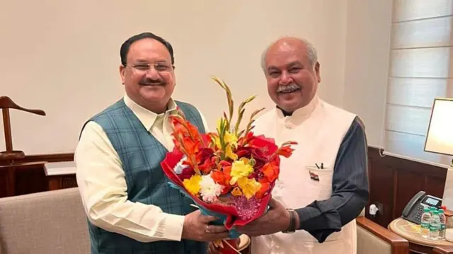 जेपी नड्डा के साथ तोमर 