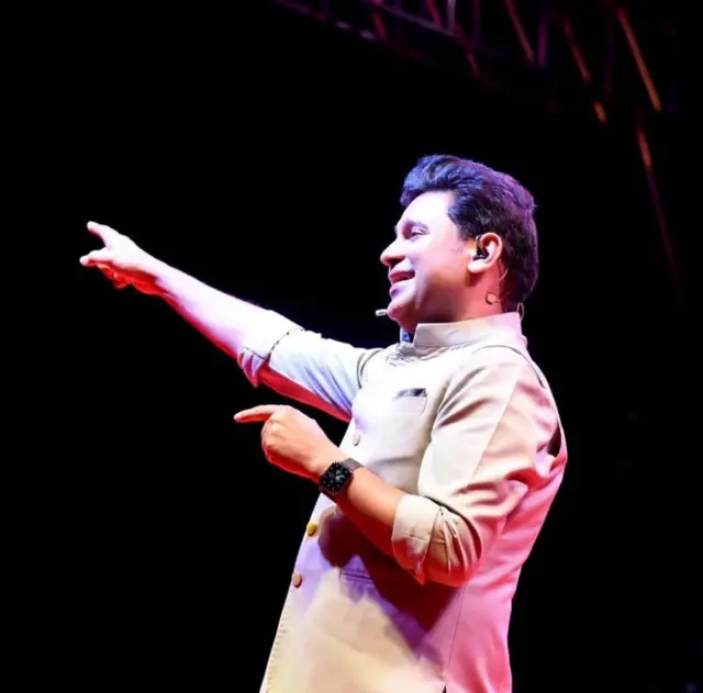 मनोज मुंतशिर