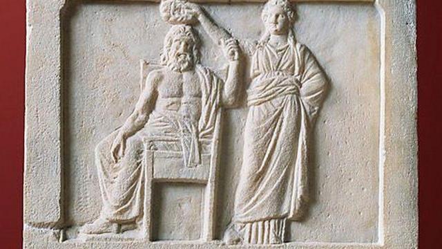 Baixo-relevo mostrando a democracia coroando Demos, a cidadecódigo de bônus do betanoAtenas. 336 a.C. (Museu Ágora, Atenas, Grécia)