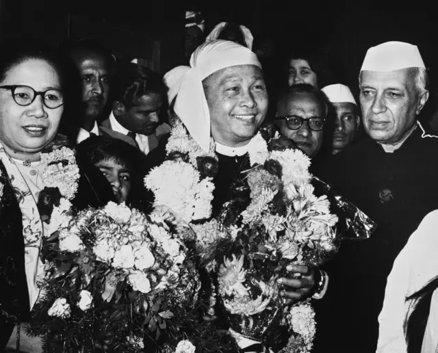 ရခိုင်ပြည်နယ်ကိစ္စ ၁၀ နှစ်ကျော် လက်ရှောင်ခဲ့သူ ဦးနု